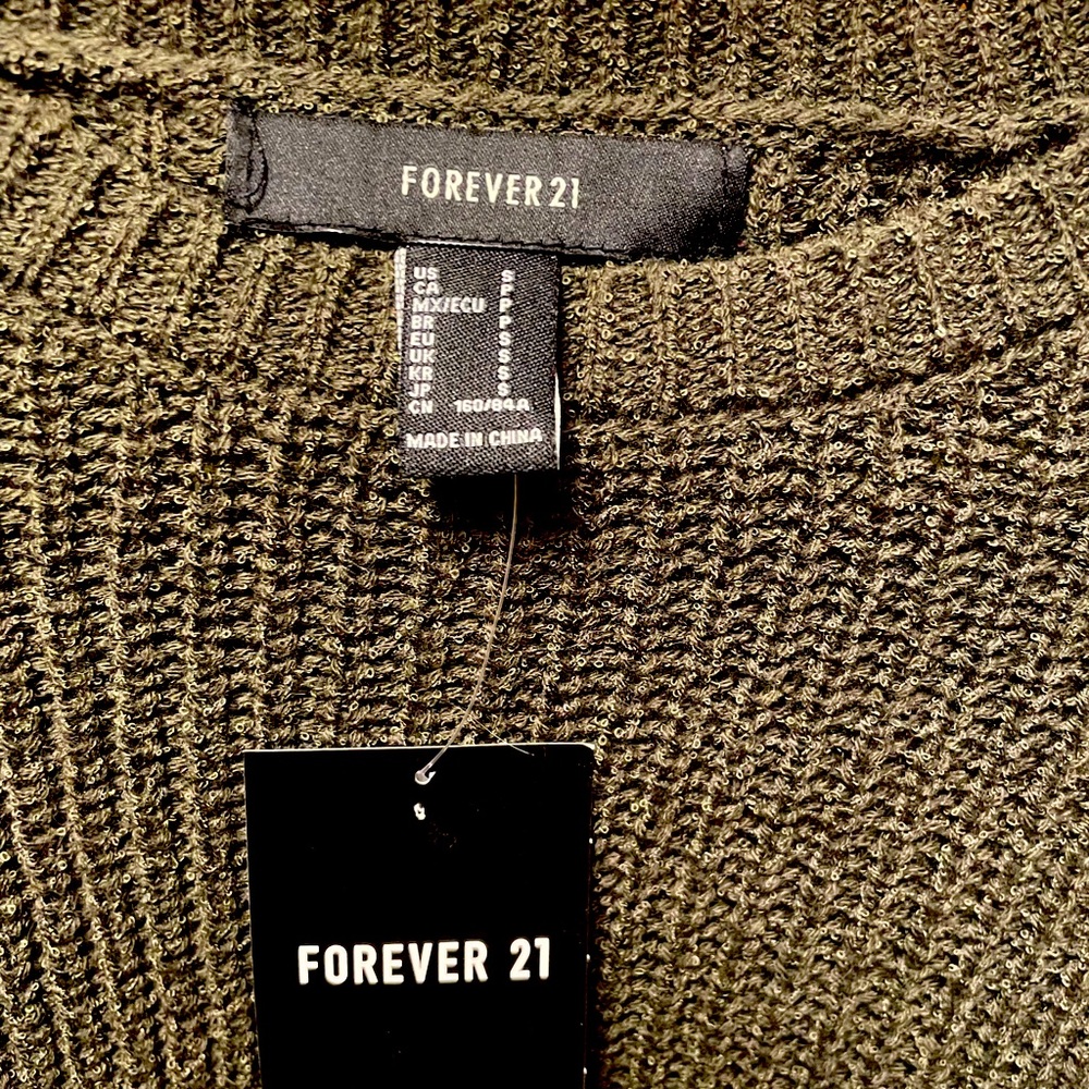 Forever 21 Green Knit sweater (new with tags)